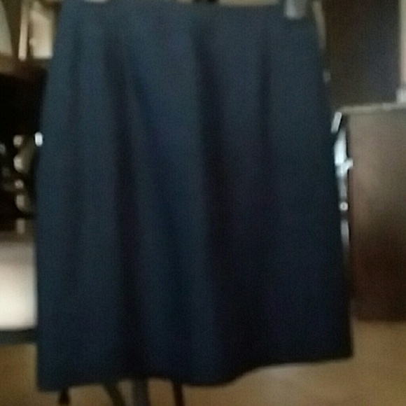 Casual Corner Dresses & Skirts - Linen Rayon Navy Blue Career Skirt Size 2 Casual Corner Dresses & Skirts - Linen Rayon Navy Blue Career Skirt Size 2